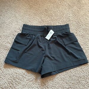 Size Medium Women’s Abercrombie Black Traveler Shorts